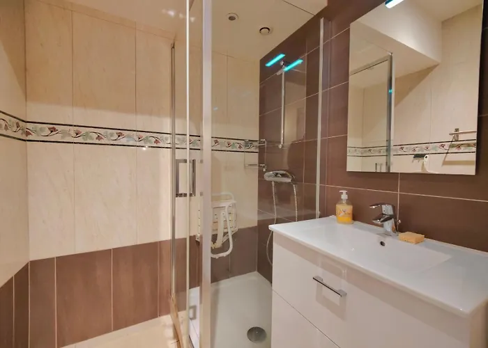 Les Capucins - Elegance Au Coeur De